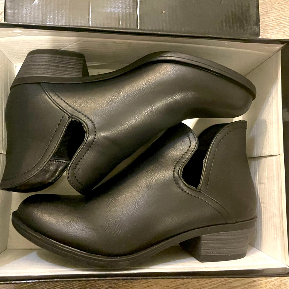 COPY - Black booties